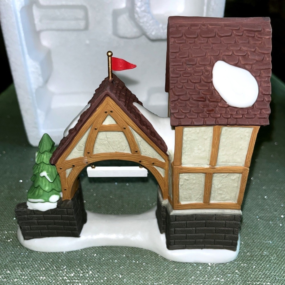 NIB Dept 56 Dicken's Village Series, 10th Anniversary 1984~1994 "Postern" - Picture 5 of 7